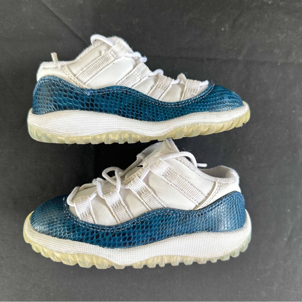 Jordan 11 low TD snakeskin 8c
